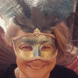 Meet your Posher, Becky